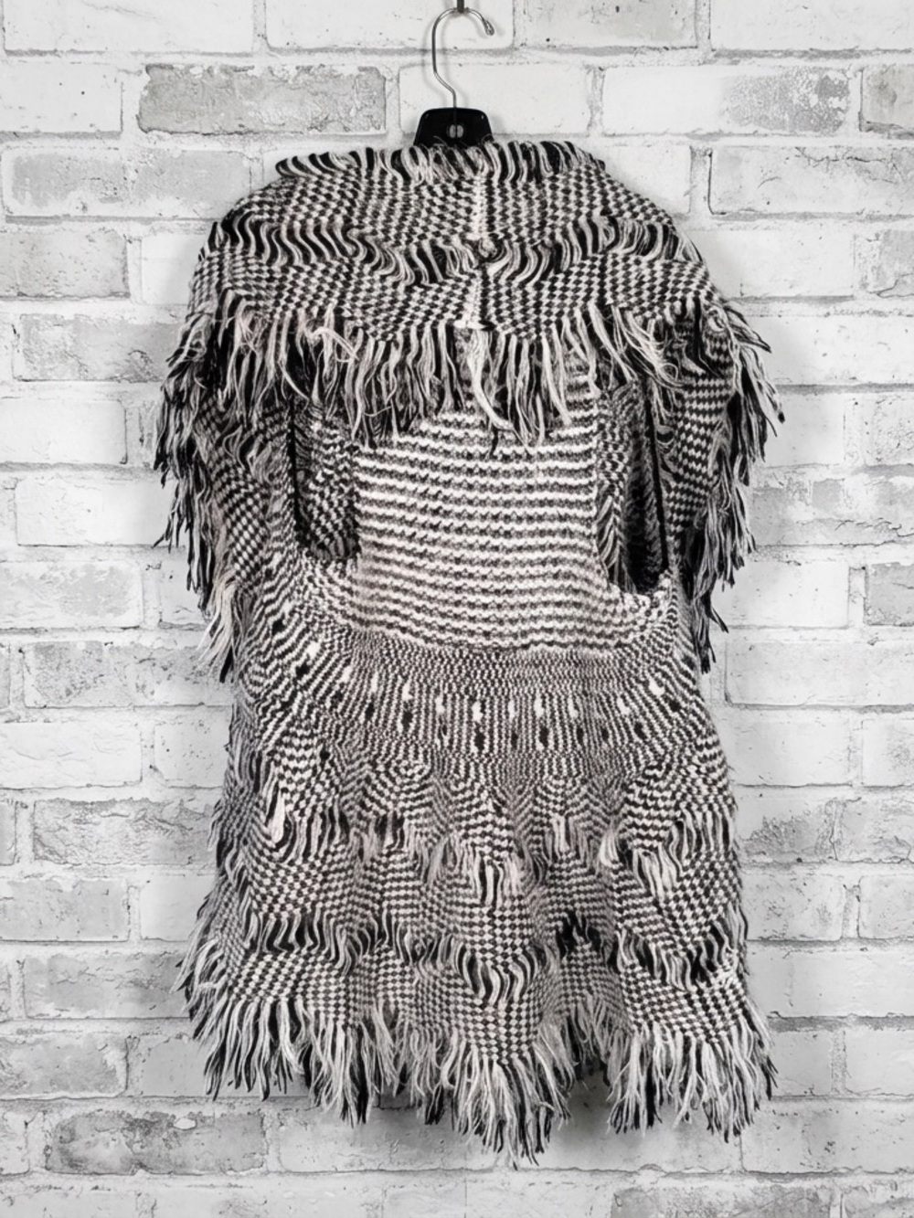 Sioni Gray Black Print Sleeveless open front poncho SZ L (12-14) Oversized